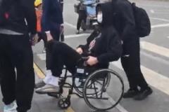 趙探長：曾凡博坐輪椅抵京 所羅門崴腳&即將接受治療