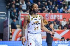 遼寧季后賽最穩(wěn)一環(huán)！威爾斯三分命中率超5成領(lǐng)跑隊內(nèi)得分王