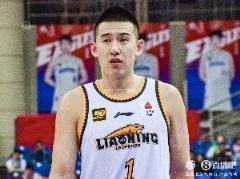 付豪替補(bǔ)登場17分鐘表現(xiàn)低迷 正負(fù)值-18難掩球隊(duì)困境