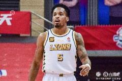 依舊無(wú)敵！巴里-布朗18投8中砍下25分3籃板9助攻4搶斷1蓋帽