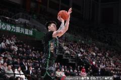 張鎮(zhèn)麟半場(chǎng)三分4中0卻砍10分1助1帽引發(fā)熱議