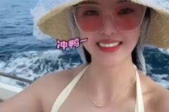 張常寧曬視頻尋海豚：今天的好運(yùn)來(lái)自海豚！