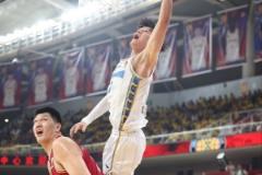 顧全：劉傳興拉手動作爭議，側身撅屁股是否該被糾正？