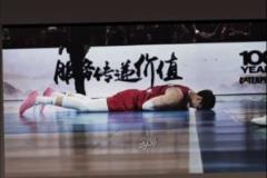 曾凡博：我躺在地上時(shí)聽(tīng)到了真相觸地的聲音，只有我才能聽(tīng)見(jiàn)