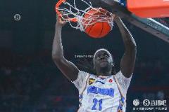 奧莫特多場低迷今夜爆發(fā) 成奇兵驚艷全場