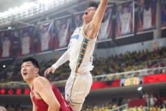 籃協(xié)承認(rèn)誤判：曾凡博受傷犯規(guī)符合違體犯規(guī)C2條款