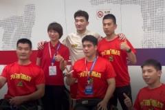 暖心瞬間！孫銘徽G2賽后與輪椅籃球運(yùn)動(dòng)員合影簽名