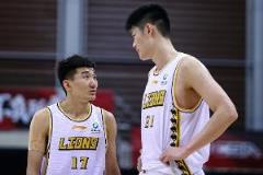 廣廈半場(chǎng)籃板優(yōu)勢(shì)明顯，前場(chǎng)板11-4領(lǐng)先北京