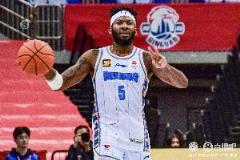 杰曼高效輸出21分5板5助，10中6含三分7中4卻5次犯規(guī)引關(guān)注