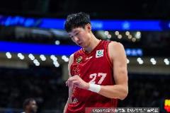 周琦上半場7分7板但3次犯規(guī) 球隊(duì)已落后10分