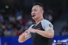 媒體人：楊鳴直言看到3個裁判拉扯感到痛苦，不搶戲是基本底線