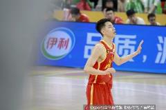 犯規(guī)困擾！朱俊龍、林秉圣僅27分鐘和24分鐘登場均遭5次犯規(guī)