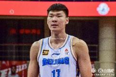 范子銘半場表現(xiàn)低迷：6投2中得4分，2失誤3犯規(guī)正負值-7