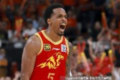 小巴里-布朗2024-25賽季總決賽MVP！場均30分7.3助攻太強(qiáng)！