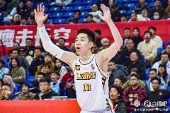 廣廈冠軍戰(zhàn)三分球命中率高達(dá)55.9%！這誰頂?shù)米。? title=