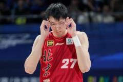 周琦下賽季仍將佩戴護(hù)目鏡登場(chǎng)比賽