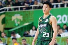 王?。毫州诓贿m合打一號(hào)位，尤其在高水平賽事中更顯不足