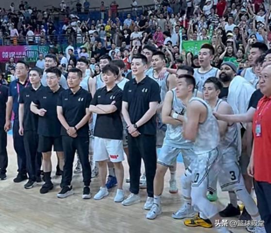 勝山東賽后高詩巖遭批評(píng)，趙繼偉寵粉楊鳴談?wù)湎Ц逗捞釅毫? title=