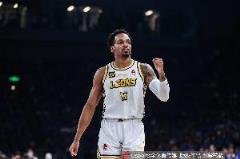 廣廈14分布朗、22分續(xù)峻緯仍難阻慘敗，36分輸?shù)魜喒谔蕴? title=