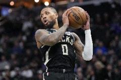 利拉德轉(zhuǎn)推回應(yīng)：我是全明星首發(fā)&MVP、NBA杯冠軍，雄鹿50年來最強(qiáng)控衛(wèi)