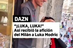 莫德里奇米蘭旗艦店展示球衣！球迷高呼Luka！Luka！Luka！