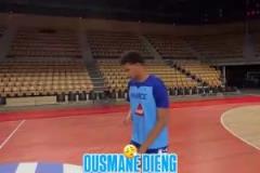 小號(hào)文班？吉昂玩中圈投籃進(jìn)了四個(gè)！