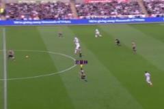 這就是足球的魅力！貝萊林狂奔70米回防上演極限解圍！