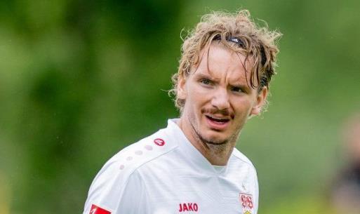 記者：拜仁欲引進(jìn)前鋒，首選沃爾特馬德，備選恩昆庫