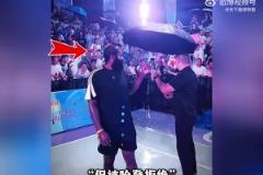 勁爆！張曼源此前：因?yàn)楦橹鞑ラL得像，瞬間漲了幾萬粉絲！