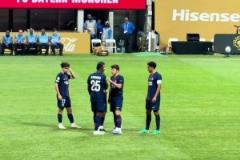 阿什拉夫：你們葡萄牙人在說(shuō)啥呢門(mén)德斯：腰差點(diǎn)兒被晃折了