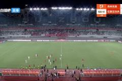 無(wú)心再踢！胡靖昏厥被救護(hù)車(chē)?yán)吆?，?jīng)雙方協(xié)商裁判提前終止比賽