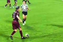 有心無力這個(gè)詞具象化了！58歲的三浦知良現(xiàn)在這水平還能踢下去嗎