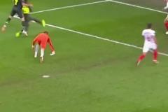 神級攻防！這球沒進是萬萬沒想到的??！