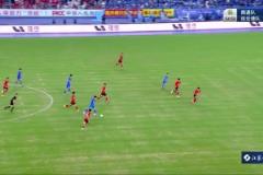 敢想敢干！連云港球員剛過中圈便起腳吊門引解說驚呼