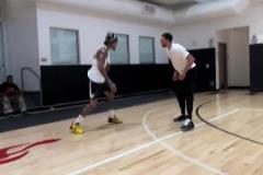 馬克西方烏布雷拉文三人輪流單挑，NBA級(jí)別的真的是互爆