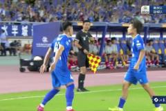 致敬C羅！南京隊曹翰晨門前包抄破門后用Siu慶祝進(jìn)球