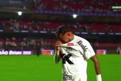 被踢哭了桑托斯0-6慘敗對(duì)手，內(nèi)馬爾賽后痛哭著離開球場(chǎng)