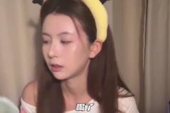 喝得全身都發(fā)紅了NBA美女主持人煉煉玩起了酒鬼化妝挑戰(zhàn)~