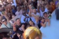 多特帶著總冠軍獎杯榮歸故里—加拿大魁北克蒙特利爾