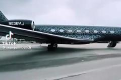 壕無(wú)人性！喬丹豪擲7000萬(wàn)買(mǎi)噴氣機(jī)，光油漆費(fèi)就超50萬(wàn)