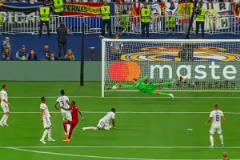 如何評(píng)價(jià)庫爾圖瓦這個(gè)撲救？我都以為是直接打門柱上的！