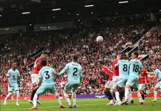 阿莫林豪言成真！B費(fèi)讀秒點(diǎn)球絕殺，曼聯(lián)3-2險(xiǎn)勝升班馬創(chuàng)英超奇跡