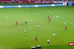 這大弧線帥啊，蘇超南通隊(duì)這腳傳中有沒(méi)有讓你想到誰(shuí)？