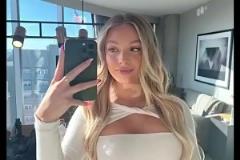 真的很會穿哈利伯頓的女友杰德，身材容貌真的都不錯哦~