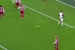 外國球迷發(fā)視頻稱曼聯(lián)新門將拉門斯是”白人版奧納納“