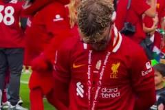 淚目了原來埃利奧特奪冠那天就知道了結(jié)局。。