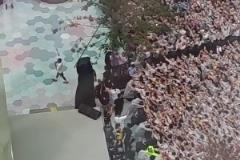 這人氣太夸張！成都萬象城外，擠著密密麻麻的球迷來見老詹