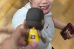 ！網(wǎng)友送李夢禮物！李夢嘴上說我不 一看是老詹玩偶馬上接了