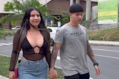 段子不錯(cuò)！C羅粉絲向女友求婚時(shí)。。。