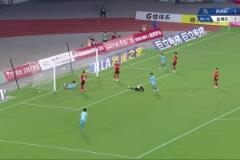 失點(diǎn)四分鐘后遭懲罰！蘇州隊(duì)門將郭昊出擊失誤送盛家豪包抄得手